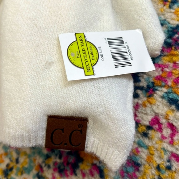 NWT Steve Madden beanie with CC cashmere scarf - Picture 3 of 4